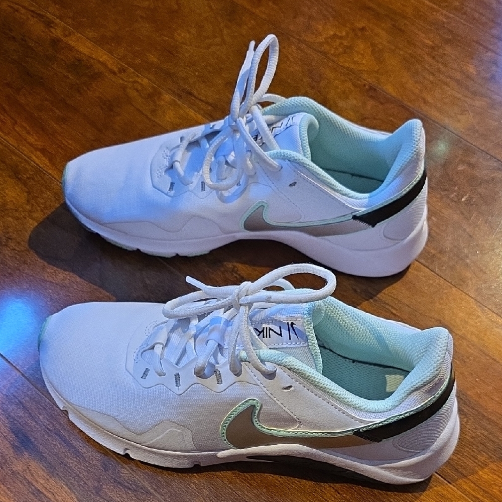 Nike Legend Essential Sneakers Women's 7